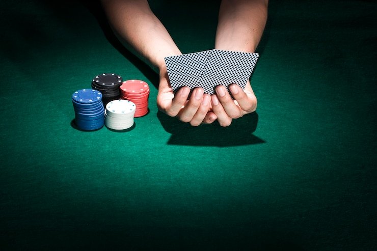 Pengguna mengakses bantuan dan panduan privasi serta keamanan melalui layanan pelanggan elittogel